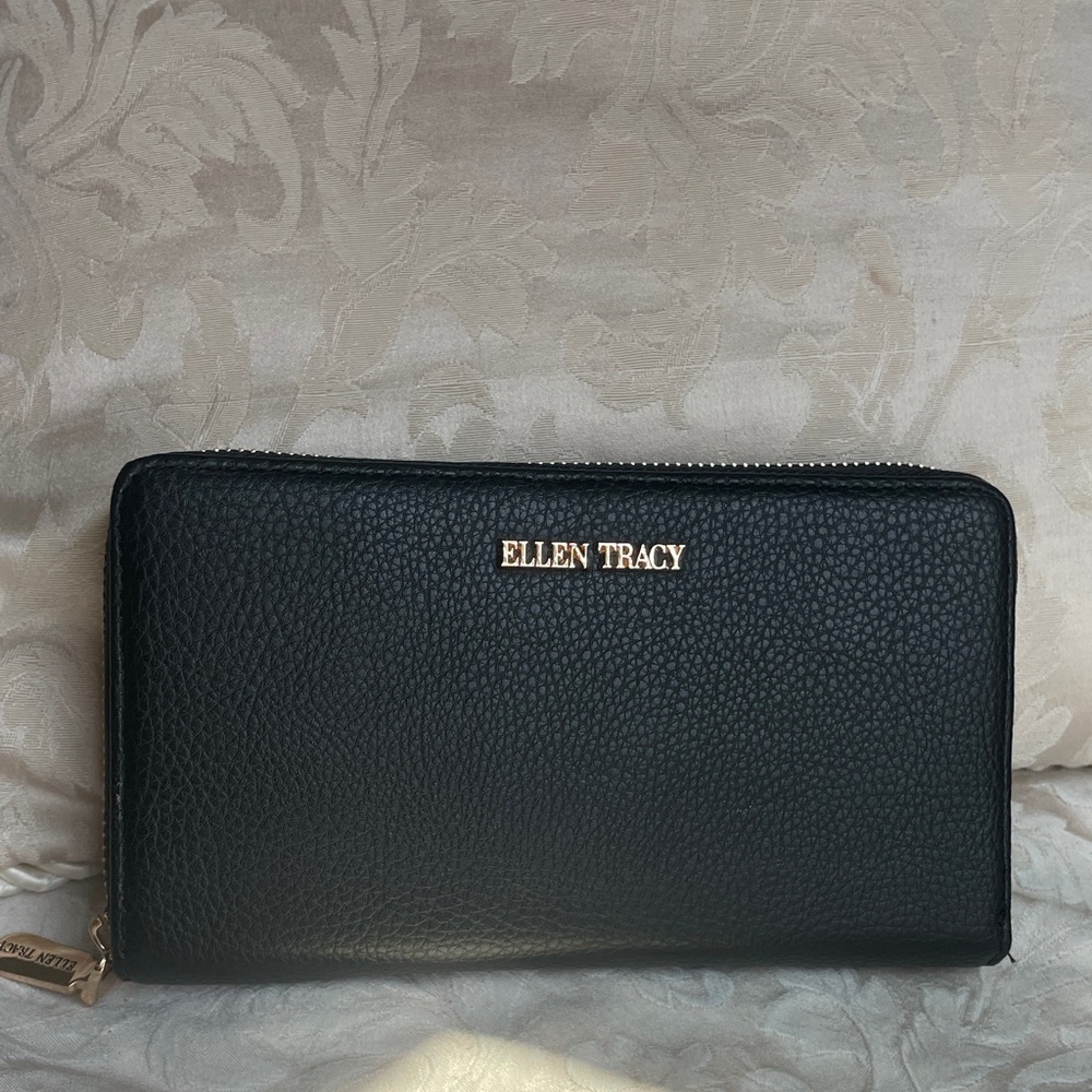 1249. Ellen Tracy Textured Black Zip Wallet